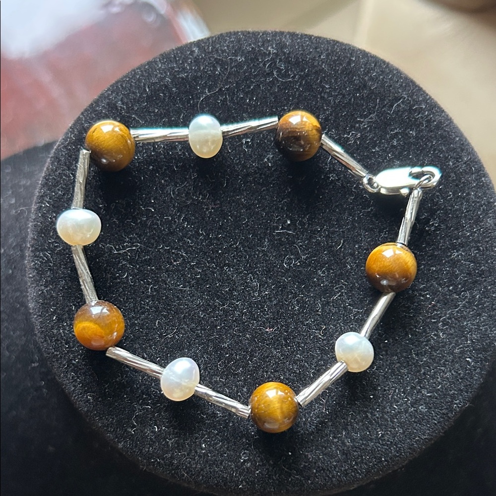 Chic Silver tone & Tiger eye Beaded Bracelet 7”.  B5